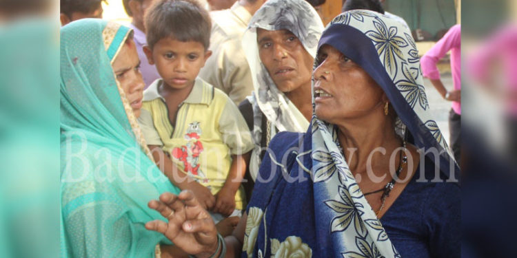 दहेज की मांग पूरी न होने पर महिला की हत्या, परिवार फरार