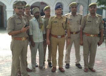 पुलिस मुठभेड़ में इनामी बदमाश गिरफ्तार