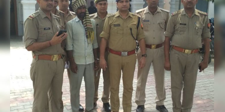 पुलिस मुठभेड़ में इनामी बदमाश गिरफ्तार