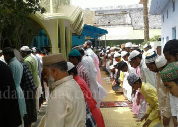 अलविदा जुमा पर रोजेदारों ने सजदे में झुकाया सिर