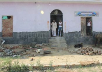 उझानी: ताला तोड़कर लाखों की चोरी, सोती रही पुलिस