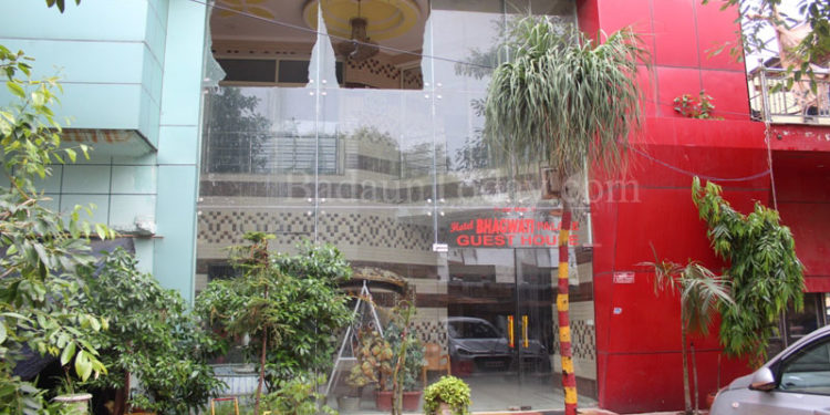 उझानी: आखिर किसकी सांठगांठ से चल रहा है अय्याशी का अड्डा भगवती होटल