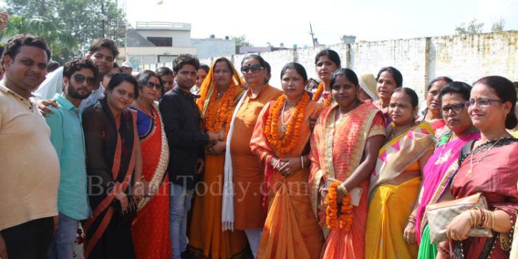 भाजपा महिला मोर्चा की जिला महामंत्री का जोरदार स्वागत