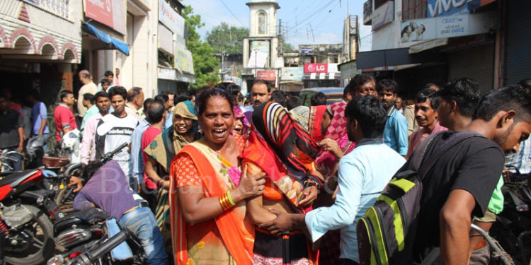 उझानी: करंट लगने से नौकर की मौत, मचा कोहराम