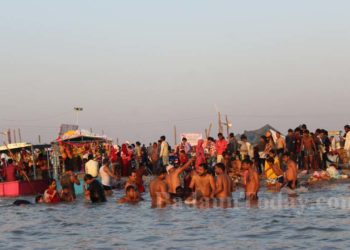 कार्तिक पूर्णिमा पर मेला ककोड़ा में उमड़ा जन सैलाब, लगी आस्था की डुबकी