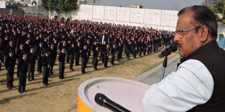 शत प्रतिशत मतदान कर लोकतंत्र को बनाये मजबूत: डीएम