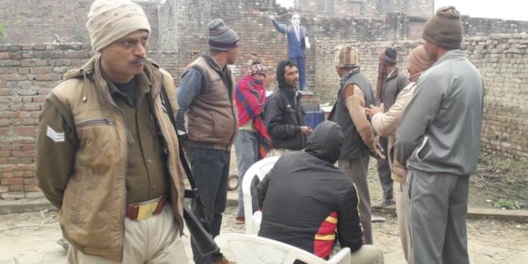 अम्बेडकर की प्रतिमा क्षतिग्रस्त, लोगों में नाराजगी