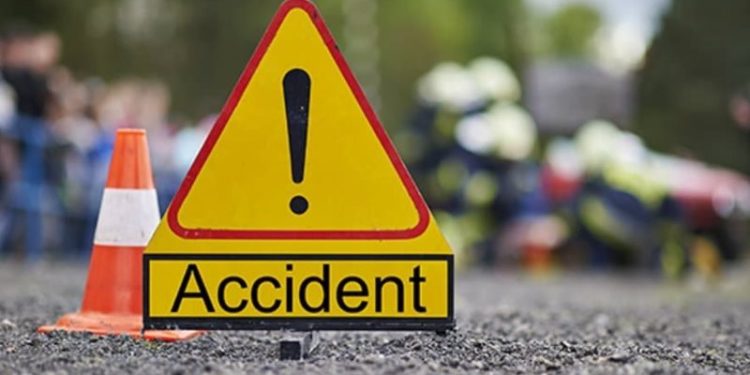 उझानी: रोडवेज बस ने डनलप सवार सगे भाइयों को रौंदा, एक की मौत