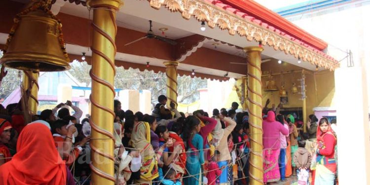 आस्था से महके शिवालय, श्रद्धालुओं ने की सुख-समृद्धि की प्रार्थना