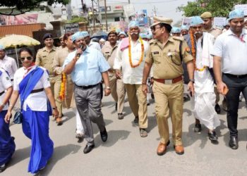 मूंछ वाले कोतवाल की रैली, लोगों से वोट डालने की अपील