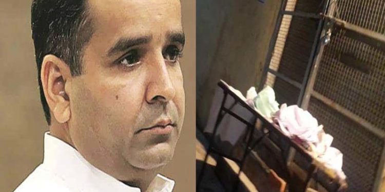 ईवीएम स्‍ट्रांगरूम के ताले की टूटी सील, सपा ने चुनाव आयोग से की शिकायत