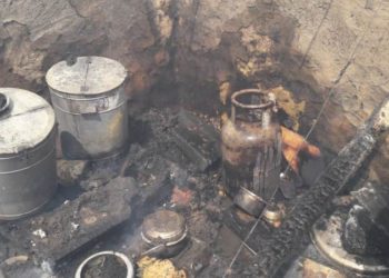उझानी: खाना बनाते समय गैस लीक, आग में झुलसी माँ और दो बच्चे की मौत