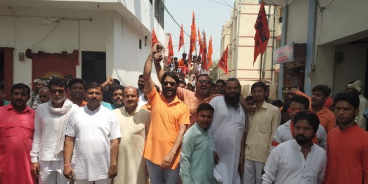 हिन्दू नववर्ष पर निकाली गई भव्य शोभायात्रा, उमड़ा केसरिया सैलाव