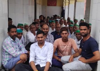 भाकियू नेताओं का कोतवाली में प्रदर्शन, रिपोर्ट में तीसरे हमलावर को न शामिल करने का आरोप