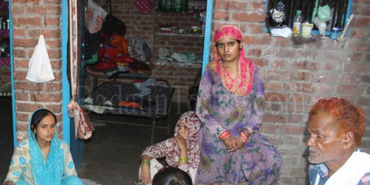 उझानी में तीन घरों में लाखों की चोरी, मॉर्निंग वॉक पर निकली महिलाओं को तमंचा दिखाकर लूटा