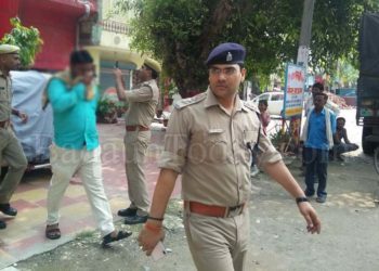 उझानी: बदनाम गेस्ट हाउस में सीओ ने मारा छापा, होटल मालिक समेत दो गिरफ्तार