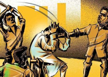 बच्चा चोरी की अफवाह, ग्रामीणों ने रासलीला के कलाकारों को पीटा