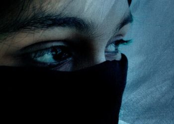 घर में घुसकर सामान भरकर ले गया शौहर, फोन पर दिया तीन तलाक