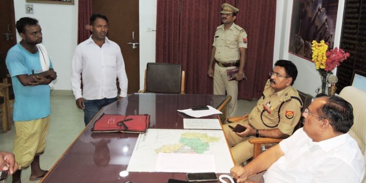 टेम्पो चालकों से अवैध वसूली, दो गिरफ्तार