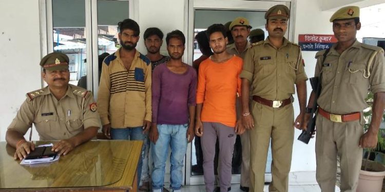 उझानी: बच्चा चोरी की अफवाह सुन मचा हडकंप, चार युवक गिरफ्तार