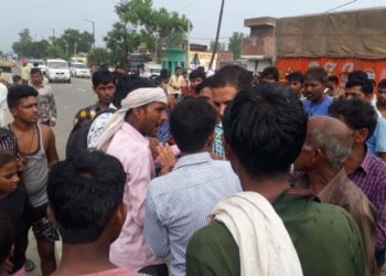 पिता के अंतिम संस्कार में जा रहे युवक की सड़क हादसे में मौत