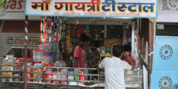 उझानी: फूड लाईसेंस में उगाही का विरोध करने पर मिली धमकी, दुकानदार ने एसडीएम से शिकायत