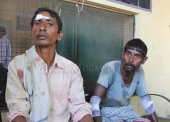 उझानी: अनियंत्रित होकर मजदूरों की ट्रॉली पलटी, एक की मौत, 11 घायल