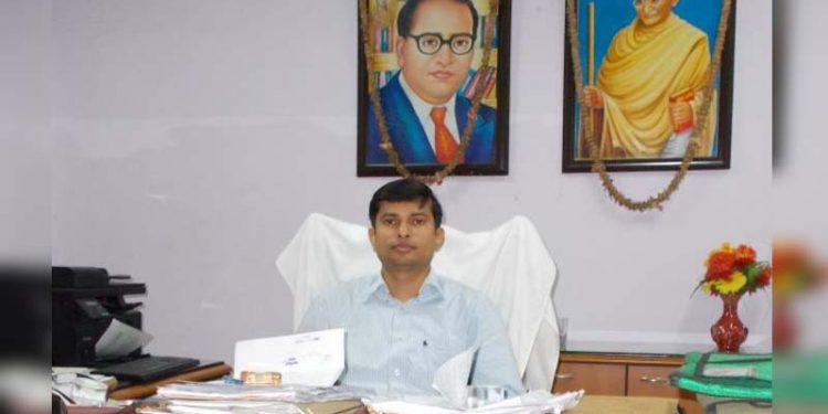 दो बार निलम्बित हो चुके हैं बदायूं के नए डीएम कुमार प्रशांत