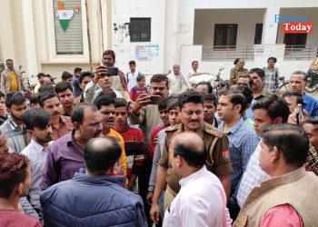 उझानी: पक्षपात, कहासुनी, हाथापाई, हड़ताल के साथ खत्म हुआ अतिक्रमण हटाओ अभियान