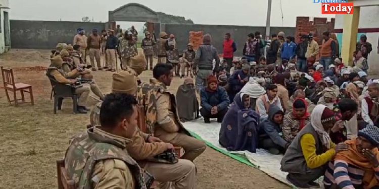 उझानी: राशन कोटा प्रस्ताव को लेकर दो पक्षों में फायरिंग, 6 गिरफ्तार