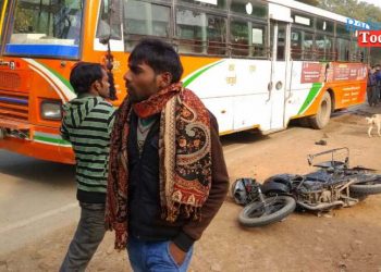 रोडवेज बस ने बाइक सवार दंपति को रौंदा, पति की मौत