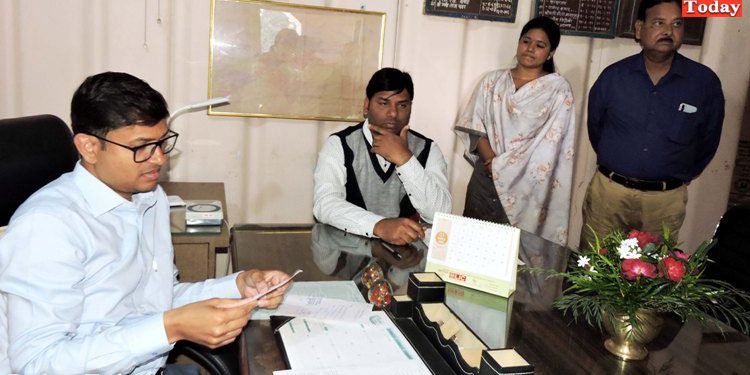 उझानी नगर पालिका में नदारद हुए कर्मचारी, बनाया फर्जी अवकाश प्रार्थना पत्र