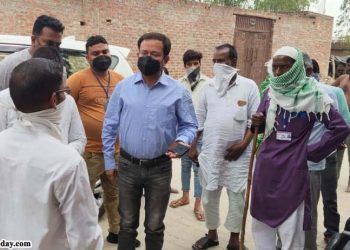 सहसवान: राशन की दुकानों पर जुटी भीड़, कोटेदार से हुई बहस