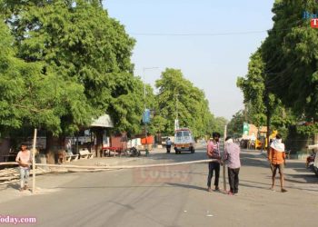 17 कोरोना मरीज मिलने के बाद शहर में पसरा सन्नाटा, उझानी अस्पताल का इलाका भी सील