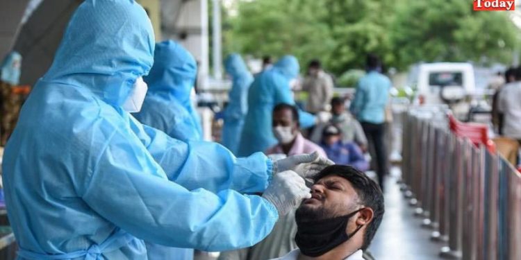 कोरोना: आम आदमी, धार्मिक आयोजन पर पाबंदी लेकिन नेताओं की सभाओं को खुली छूट