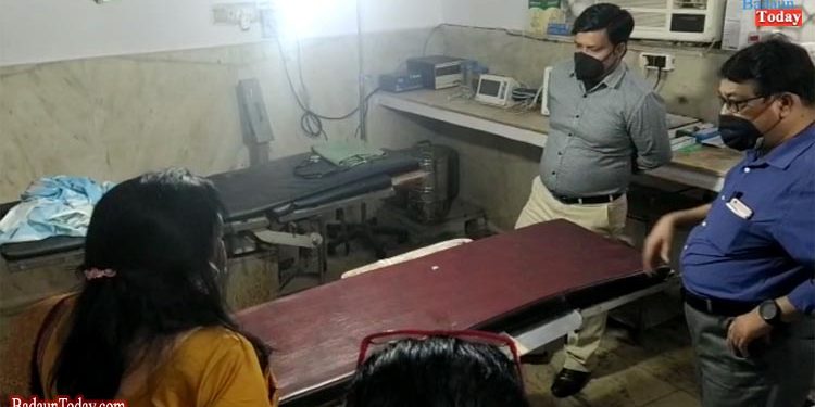 गर्भपात करवाने वाली महिला डॉक्टर के अस्पताल पर छापा