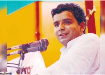 जन्मदिन विशेष: 25 वर्ष की उम्र में सांसद बन गए थे धर्मेन्द्र यादव, विपक्षी भी हैं उनके कायल