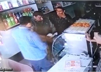 बाटमाप की टीम ने धमकीबाजी कर 50 हजार रुपये ठगे, सीसीटीवी में कैद हुई घटना