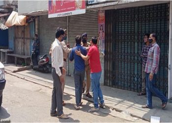 भाजपा जिलाध्यक्ष के भाई ने लॉकडाउन में खोली दुकान, सीओ सिटी से की अभद्रता