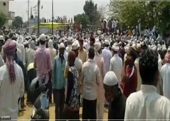 बदायूं में मुस्लिम धर्मगुरु के जनाजे में उमड़ी भीड़, पुलिस ने दर्ज किया मुकदमा