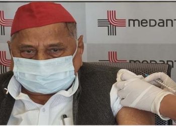 ‘मुलायम सिंह यादव ने लगवाई बीजेपी की कोरोना वैक्सीन’