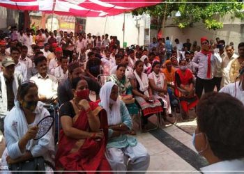 समाजवादी पार्टी कार्यकर्ताओं ने तहसीलों पर किया प्रदर्शन