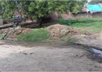 भूमाफिया कर रहे कब्जा, न्याय के लिए भटक रहे पीड़ित