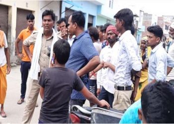 उझानी: ग्राहक सेवा केंद्र संचालक से नकाबपोशों ने एक लाख लूटे, हवाई फायरिंग करते हुए फरार