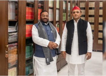 आरके शर्मा के बाद स्वामी प्रसाद मौर्य भी समाजवादी पार्टी में हुए शामिल