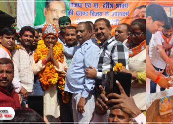 हरीश शाक्य की जीत पर उझानी में बुलडोजर के साथ निकला विजय जुलूस