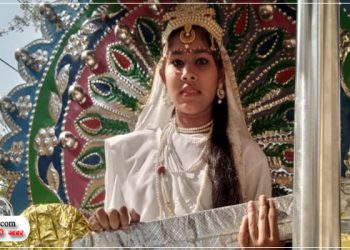 उझानी में धूमधाम से निकली शीतला माता की शोभायात्रा