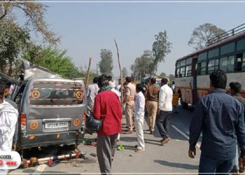 मातम में बदली होली की खुशियां, खराब खड़ी बस से ईको की जोरदार टक्कर, चार की मौत
