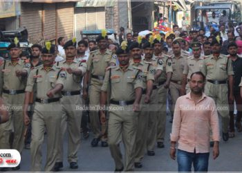 उझानी: गार्ड ऑफ ऑनर के साथ दी गई बीएसएफ जवान को विदाई, अंतिम यात्रा में शामिल हुए सैकड़ो लोग