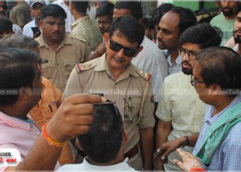 उझानी: दूसरे दिन बदला अभियान का रंग, अतिक्रमण हटाने में पक्षपात, कई जगह हुई नोकझोंक